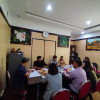 RAPAT PEMBAHASAN DRAF PKS ANTARA PEMKAB DAN PT POS INDONESIA DAN LANJUT PEMBAHASAN DRAF KERJASAMA DAERAH TTG PEMUNGUTAN & PENYETORAN PAJAK BARANG DANBJASA TERTENTU ATAS TENAGA LISTRIK PEMDA KAB. BLL DI RUANG ASISTEN I